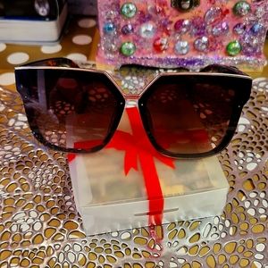 Jessica Simpson sunglasses brown frame